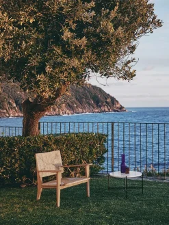 GUBI F-Chair Outdoor Loungestol fra> Udendørs Loungemøbler|Havestole