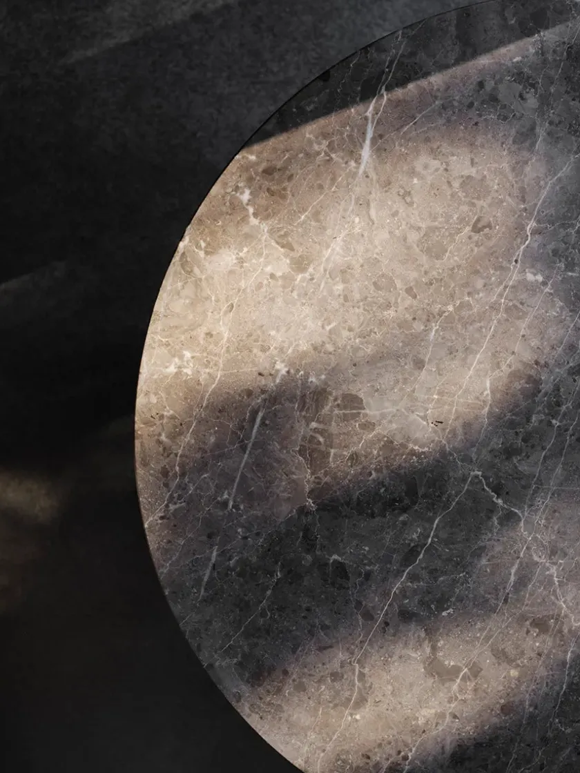 New Works Florence Sofabord Ø90, gris du marais/beige grey fra> Sofaborde