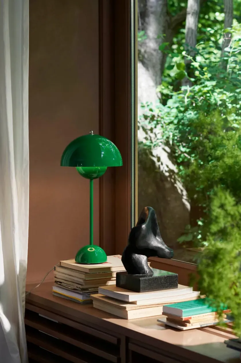 &Tradition Flowerpot VP3 bordlampe af Verner Panton> Gaver Til Hende|Spots