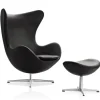 Fritz Hansen Ægget, Sort Aura læder, med returdrej inkl. skammel af Arne Jacobsen> Lænestole