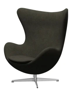 Fritz Hansen Ægget, sort læder/aluminium af Arne Jacobsen><noscript><img width=