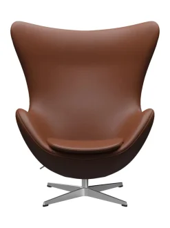 Fritz Hansen Ægget, sort læder/aluminium af Arne Jacobsen><noscript><img width=