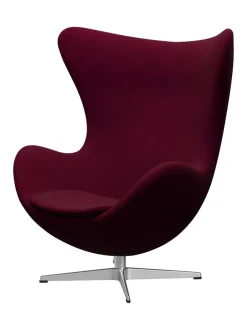 Fritz Hansen Ægget, sort læder/aluminium af Arne Jacobsen><noscript><img width=