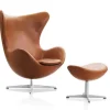 Fritz Hansen Ægget, Valnød Essential læder, med returdrej inkl. skammel af Arne Jacobsen> Lænestole