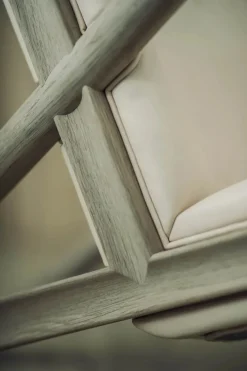 House of Finn Juhl Græshoppestolen af Finn Juhl><noscript><img width=