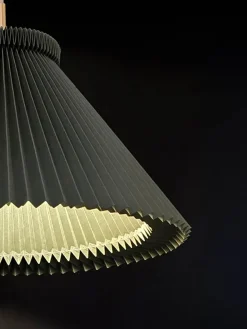 Le Klint 334H Gulvlampe, buttermilk fra><noscript><img width=