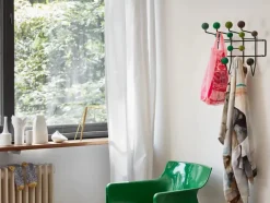 Vitra Hang It All, Black Edition, Valnød fra><noscript><img width=