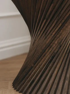 VIA Copenhagen HYPERBEL sidebord, natur eg fra><noscript><img width=
