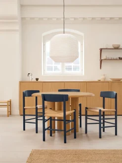 Fredericia Furniture J39 Folkestolen, sortlakeret bøg af Børge Mogensen><noscript><img width=