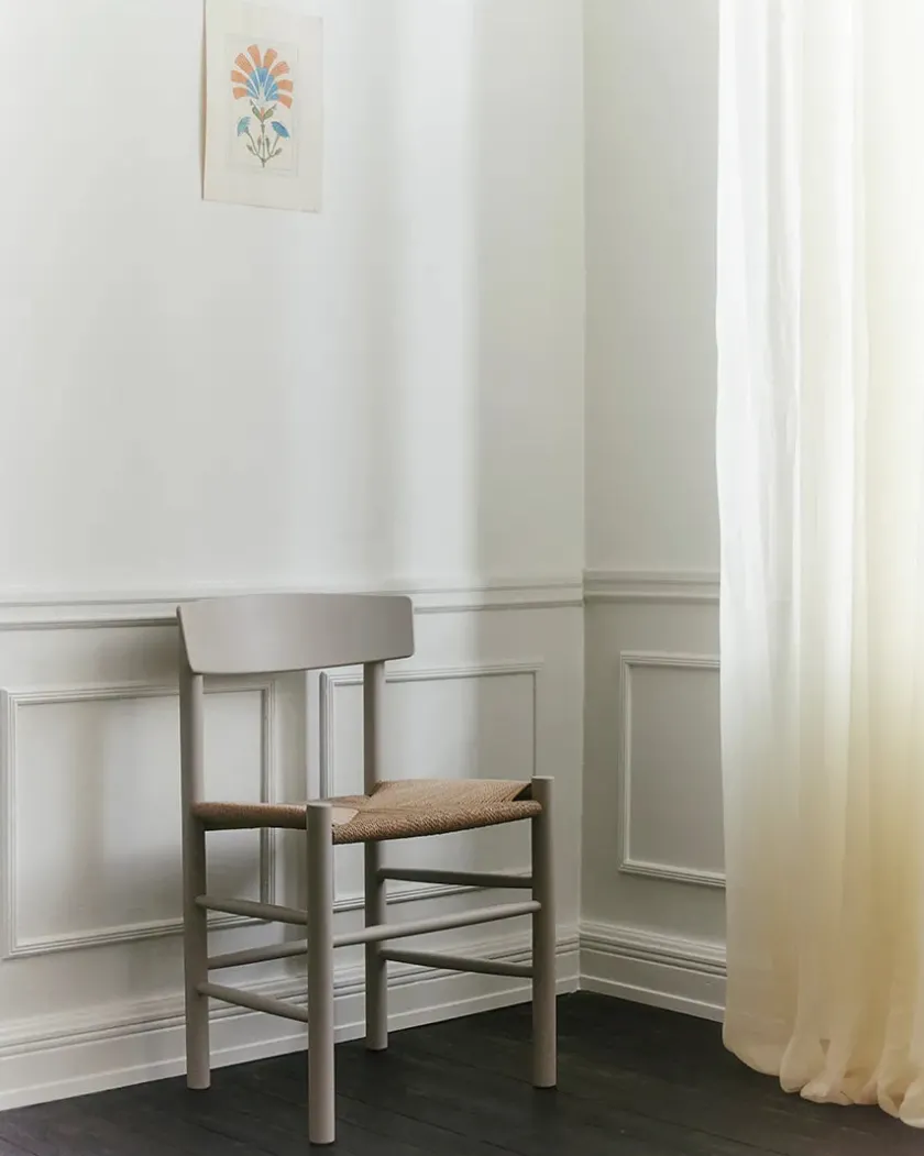 Fredericia Furniture J39 Folkestolen, Vintage lakeret af Børge Mogensen> Spisebordsstole