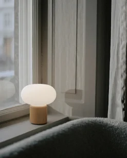 New Works Karl-Johan portable bordlampe, Forest Green fra><noscript><img width=