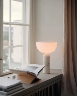 New Works Kizu Bordlampe Large, White Marble fra><noscript><img width=