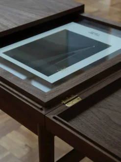 House of Finn Juhl Kunstsamlerens Bord af Finn Juhl><noscript><img width=