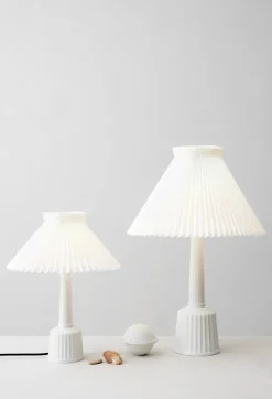 Le Klint Lille Esben Klint bordlampe fra Lyngby Porcelæn><noscript><img width=