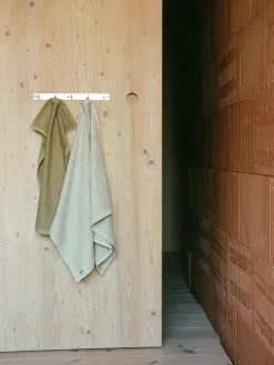 Aiayu Linen Bath Towel, 70 x 140 cm fra> Badeværelsestekstiler