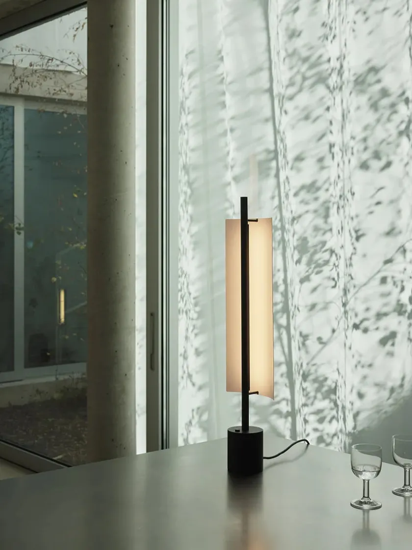 Santa & Cole Lámina 45 Bordlampe fra Santa and Cole> Spots