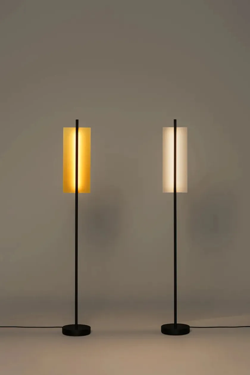 Santa & Cole Lámina Dorada 45 Gulvlampe fra Santa and Cole> Gulvlamper|Spots