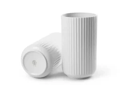 Lyngby Porcelæn Lyngbyvasen i hvid fra><noscript><img width=