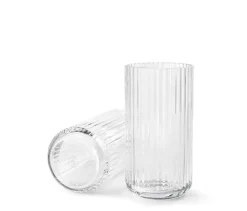 Lyngby Porcelæn Lyngbyvasen i hvid fra><noscript><img width=