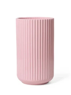 Lyngby Porcelæn Lyngbyvasen i hvid fra><noscript><img width=