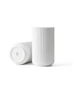 Lyngby Porcelæn Lyngbyvasen i rød, H15,5 cm fra><noscript><img width=