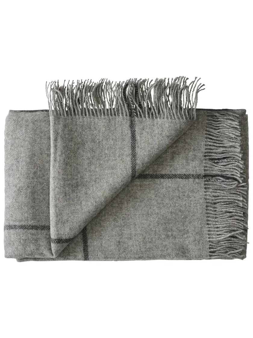 Silkeborg Uldspinderi Mandø Plaid, light grey fra> Puder Og Plaider