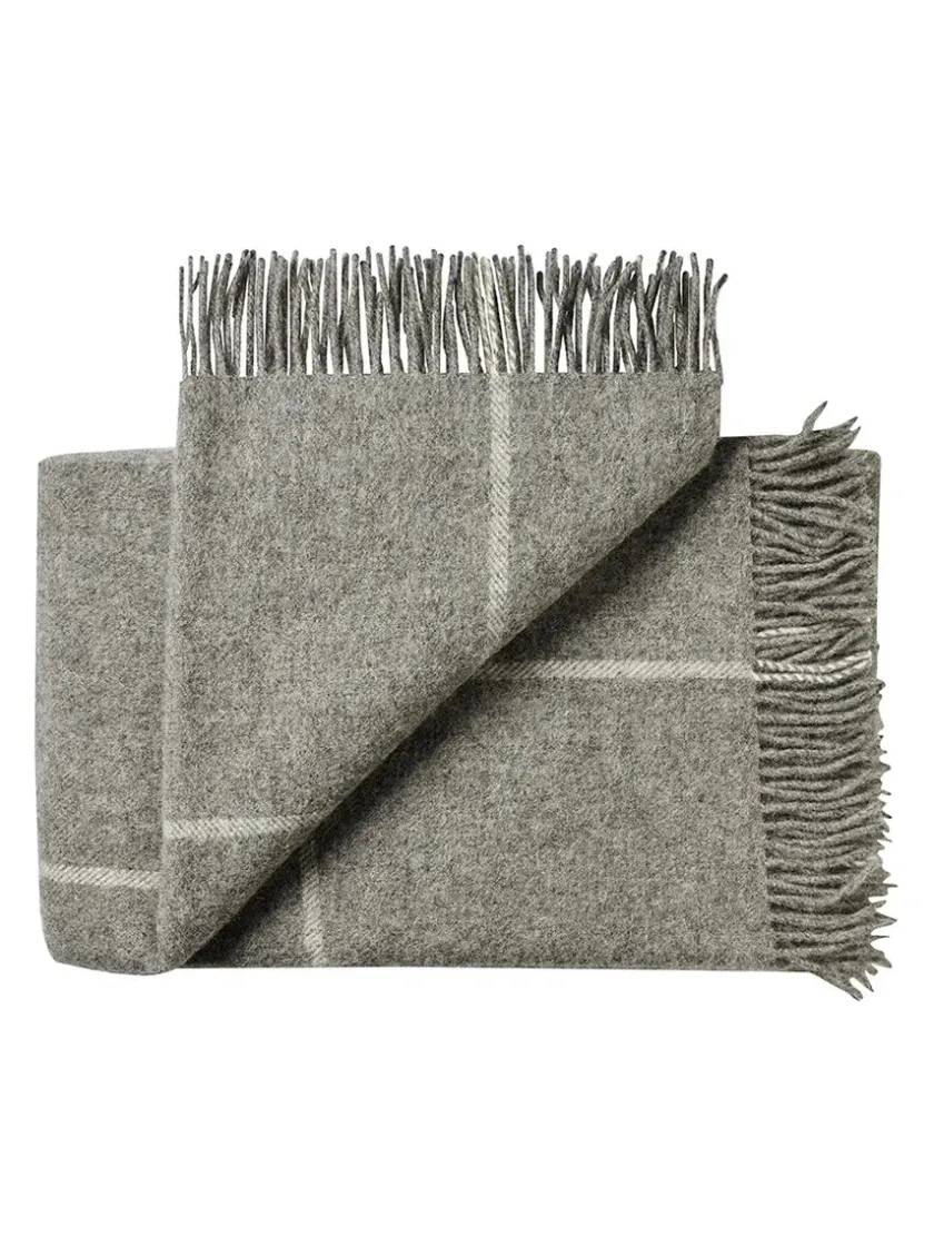 Silkeborg Uldspinderi Mandø Plaid, light grey fra> Puder Og Plaider