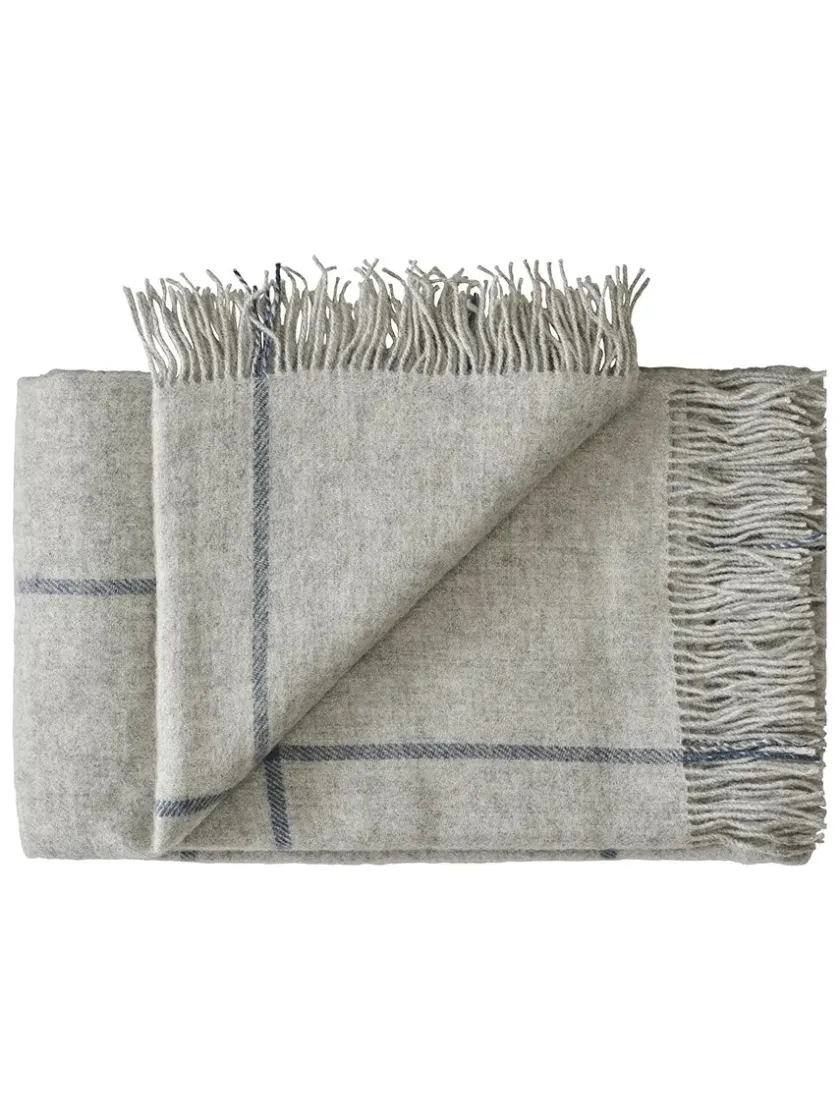 Silkeborg Uldspinderi Mandø Plaid, medium grey fra> Puder Og Plaider