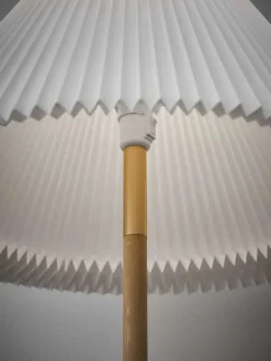 Le Klint Model 328 Gulvlampe, eg fra><noscript><img width=