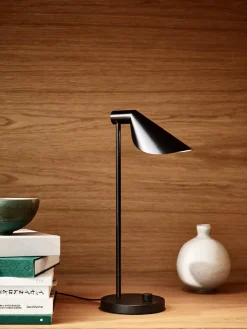 Fritz Hansen MS022 Bordlampe, stål fra><noscript><img width=
