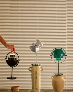 GUBI Multi-Lite Portable Bordlampe fra> Portable Lamper|Spots