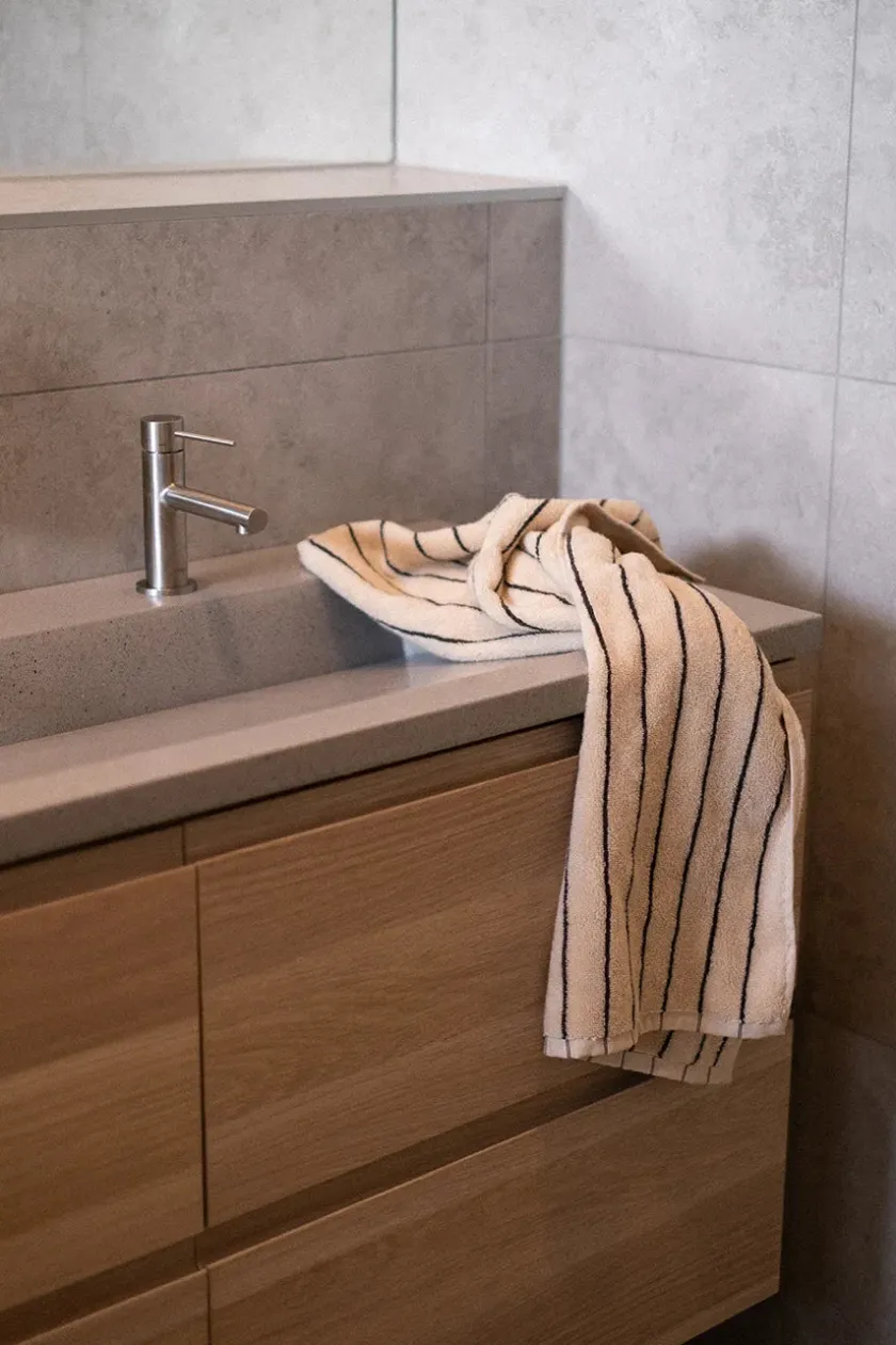 Bongusta Naram towel - Creme & Ink fra> Gaver Til Ham|Gaver Til Hende