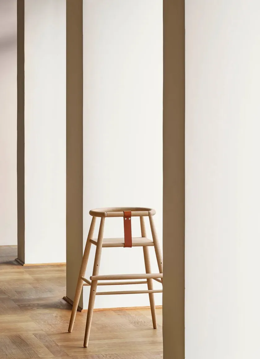 Carl Hansen & Søn ND54 højstol, soft hollyhock af Nanna Ditzel>Børn Børnestole