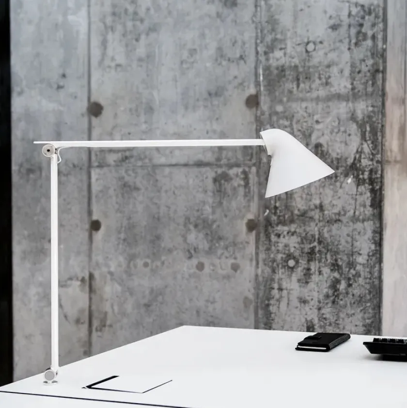 Louis Poulsen NJP bordlampe fra> Skrivebordslamper|Spots