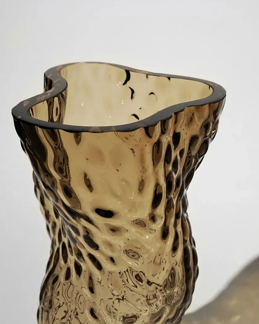 Hein Studio Ostrea Vase, midnight blue fra> Gaver Til Hende|Vaser
