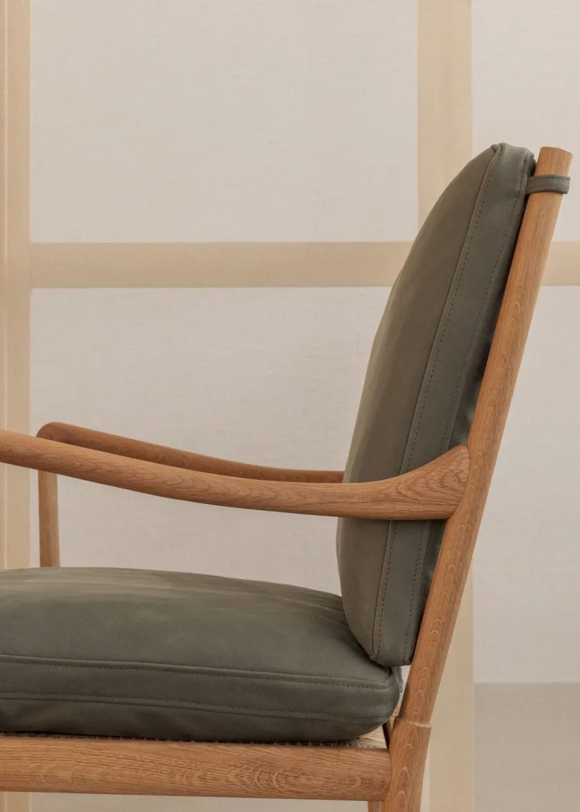 Carl Hansen & Søn OW149 Colonial lænestol, valnød olie, Terra-læder af Ole Wanscher> Loungestole|Lænestole