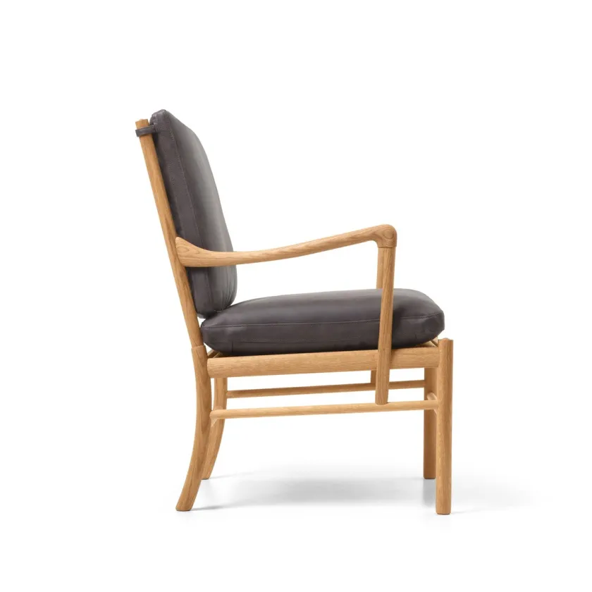 Carl Hansen & Søn OW149 Colonial lænestol, valnød olie, Terra-læder af Ole Wanscher> Loungestole|Lænestole