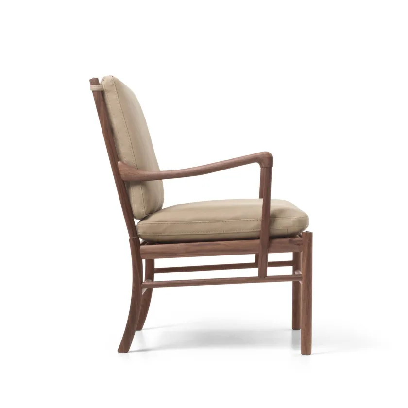 Carl Hansen & Søn OW149 Colonial lænestol, valnød olie, Terra-læder af Ole Wanscher> Loungestole|Lænestole