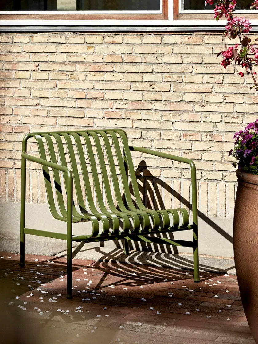HAY Palissade Lounge Chair Low, Deep Blue fra> Udendørs Loungemøbler|Havestole