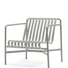 HAY Palissade Lounge Chair Low, sky grey fra> Havestole|Udendørs Loungemøbler