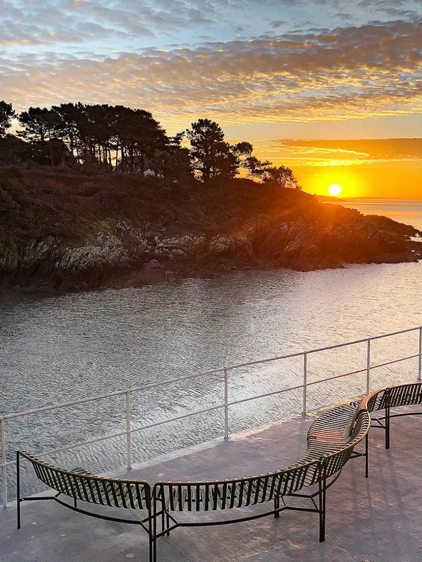 HAY Palissade Park Dining Bench, in, antracit fra> Havebænke