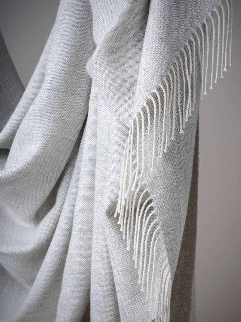Silkeborg Uldspinderi Panama Plaid, grey sand fra> Puder Og Plaider