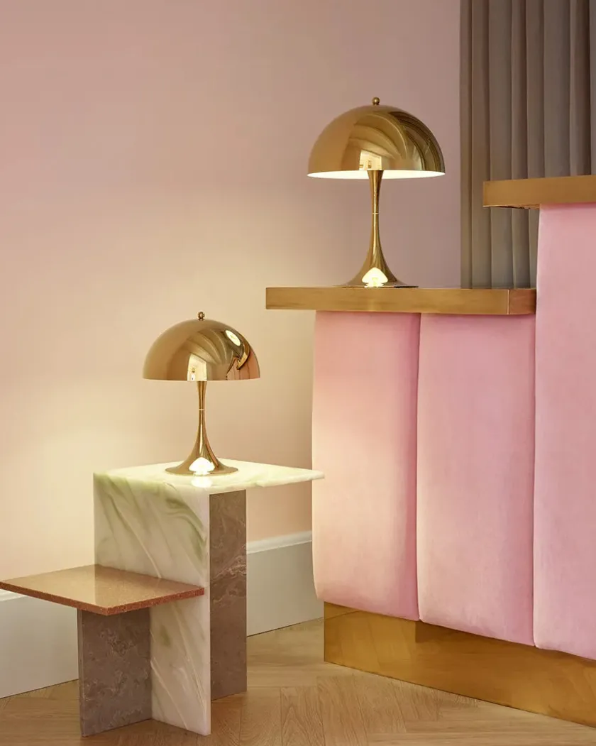 Louis Poulsen Panthella 250 bordlampe, messing af Verner Panton> Spots