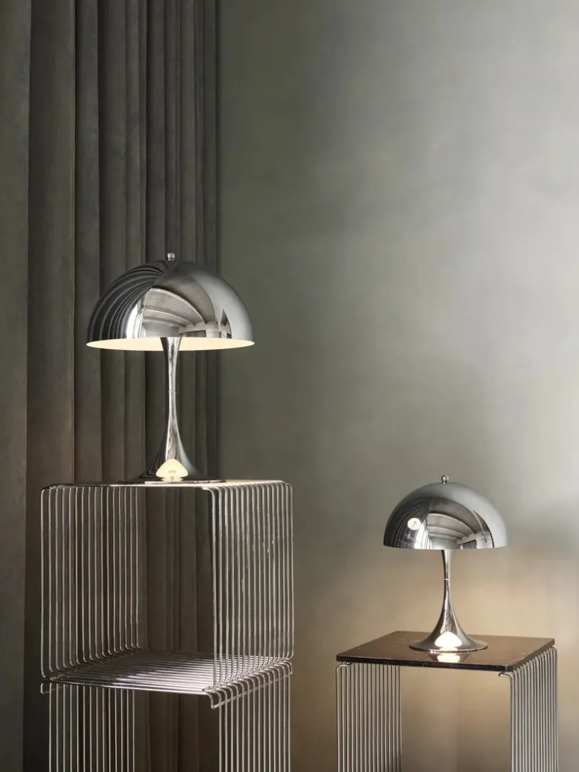 Louis Poulsen Panthella 250 bordlampe, sort af Verner Panton> Spots