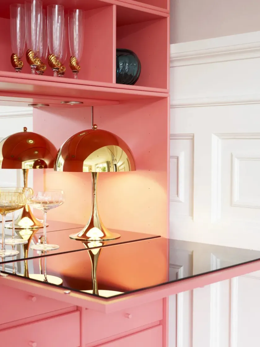 Louis Poulsen Panthella 250 bordlampe, sort af Verner Panton> Spots