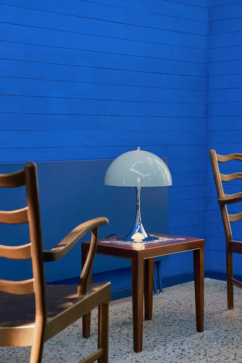 Louis Poulsen Panthella 250 bordlampe, sort af Verner Panton> Spots