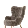 &Tradition Petra VB3 Chair, sahara sheepskin/oak fra> Lænestole