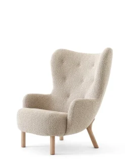 &Tradition Petra VB3 Chair, sahara sheepskin/oak fra> Lænestole