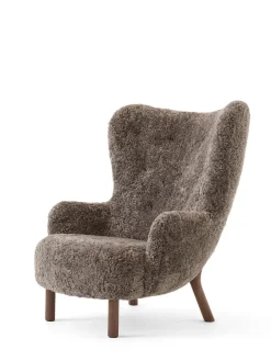 &Tradition Petra VB3 Chair, sahara sheepskin/oak fra><noscript><img width=