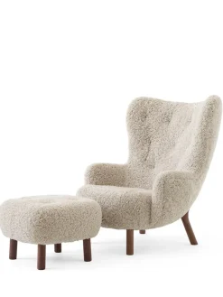 &Tradition Petra VB3 lænestol inkl. Skammel, Sheepskin honey 50 fra><noscript><img width=